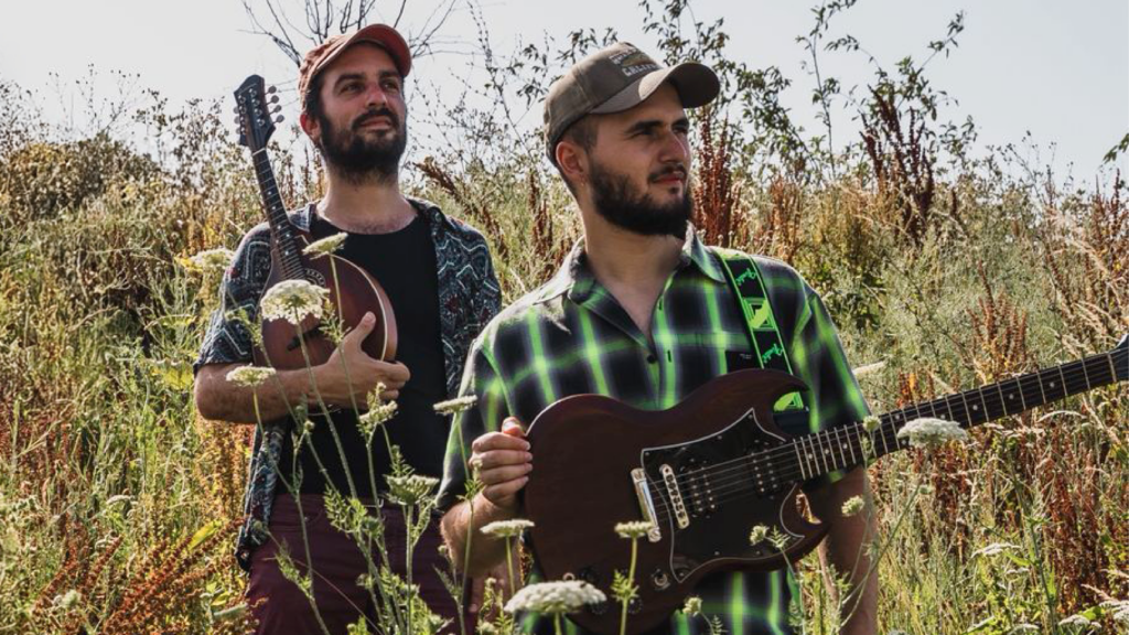 Photo de 2 membres du groupe Guitar Travellers